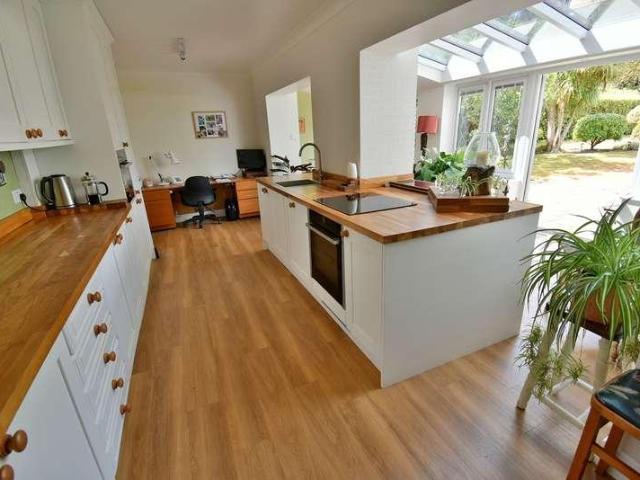 4 bed house for sale