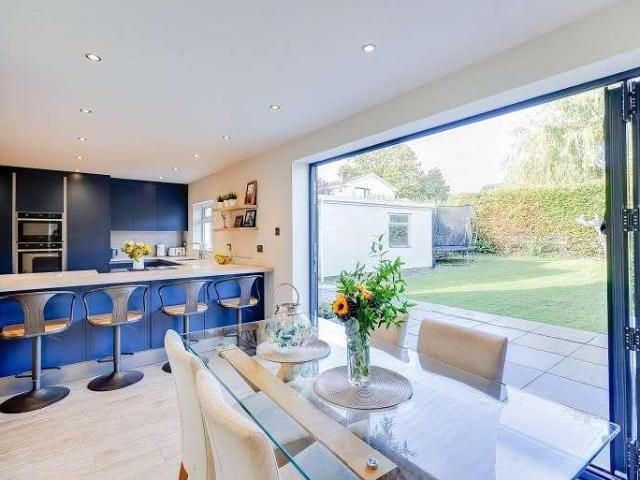 4 bed house for sale