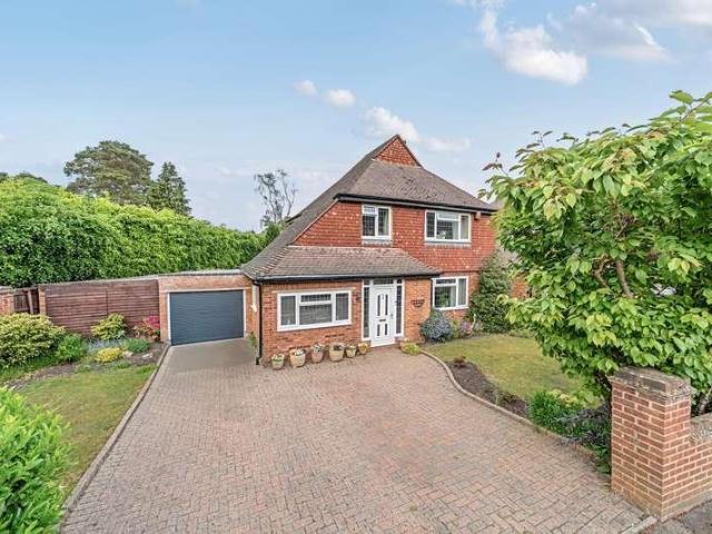 4 bed house for sale