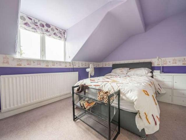 4 bed house for sale