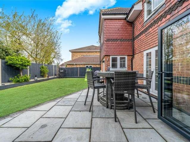 4 bed house for sale