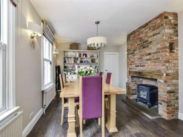 4 bed house for sale