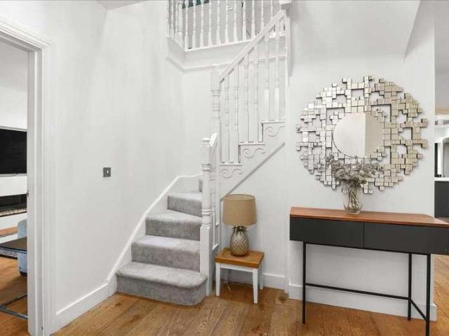 4 bed house for sale