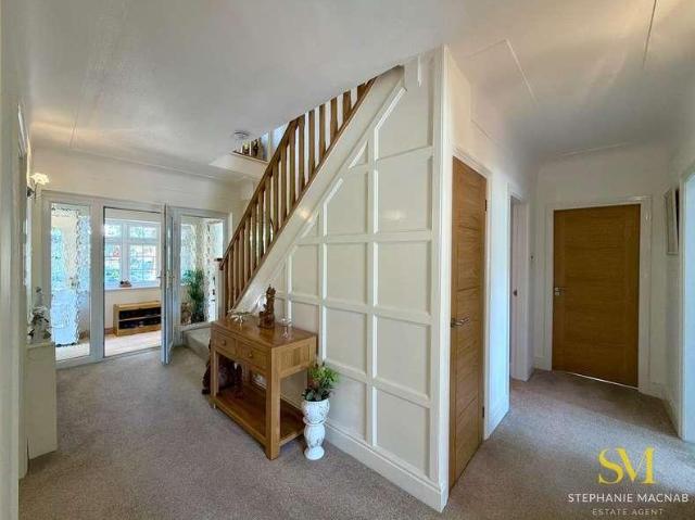 4 bed house for sale