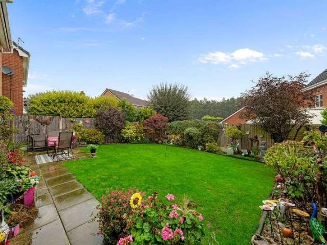 4 bed house for sale
