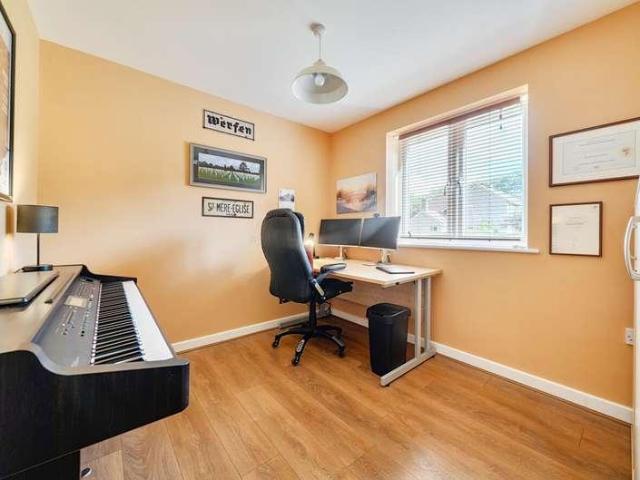 4 bed house for sale