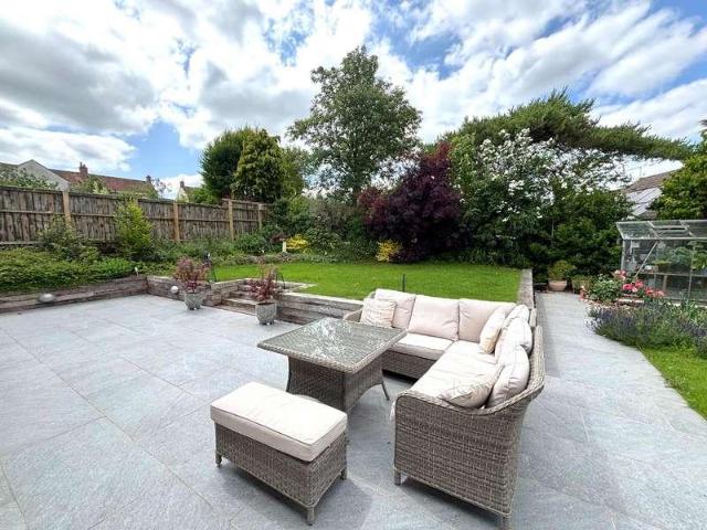 4 bed house for sale