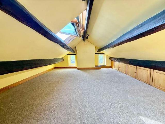 4 bed house for sale