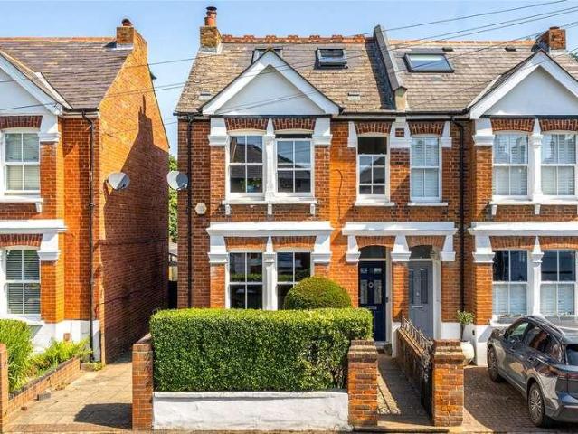 4 bed house for sale