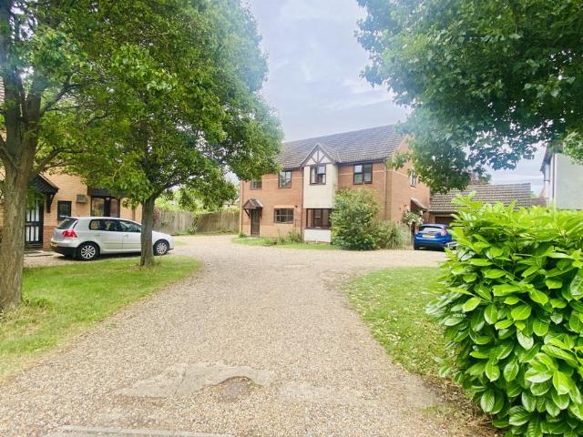 4 Bed House, Hopkins Cs, Cambridge CB4, 4 bed semi detached house to rent, £2,250 pcm | PrimeLocation