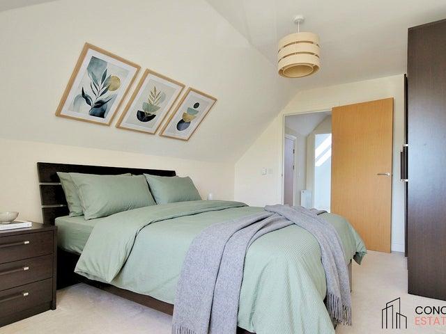4 Bed House on Cuddington Avenue, Worcester Park