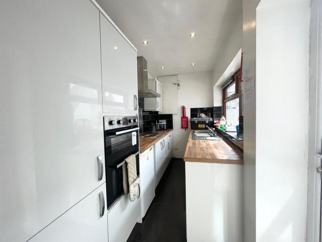 4 bed house share to rent in Gannow Lane, Burnley, BB12