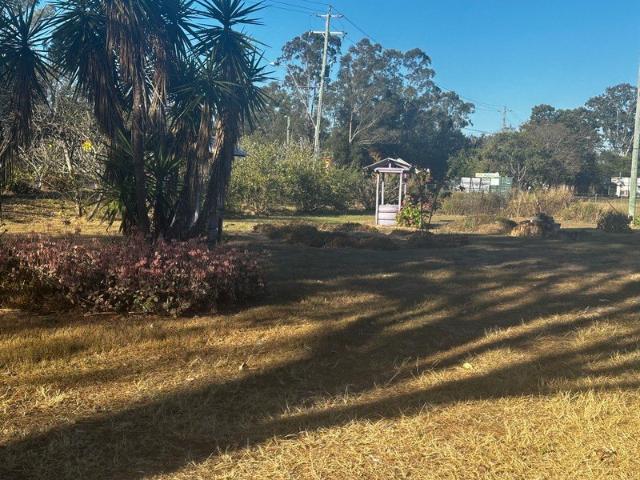 4 bed, huge high shed, acreage