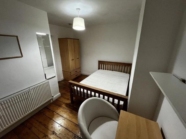4 bed in Fishponds