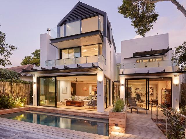 4 Bed Lush & Luxurious Vineyard Holiday Retreat Villa in Leafy Newlands Village