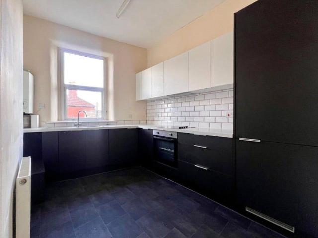 4 Bed Maisonette, Downend Road, BS16