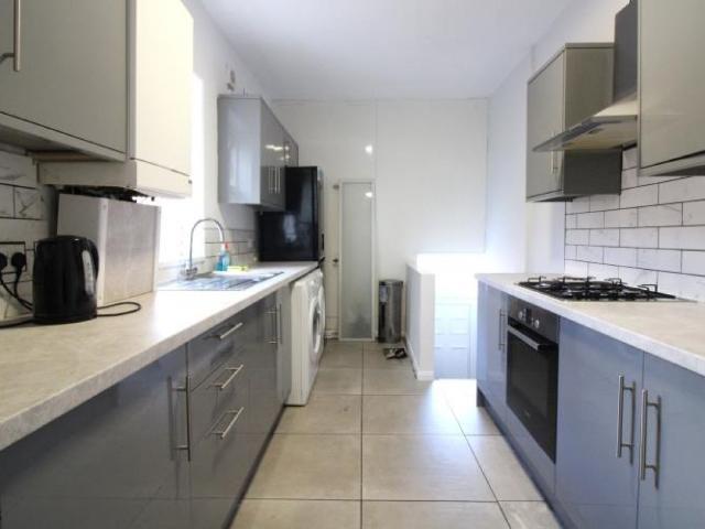 4 bed Maisonette for Rent