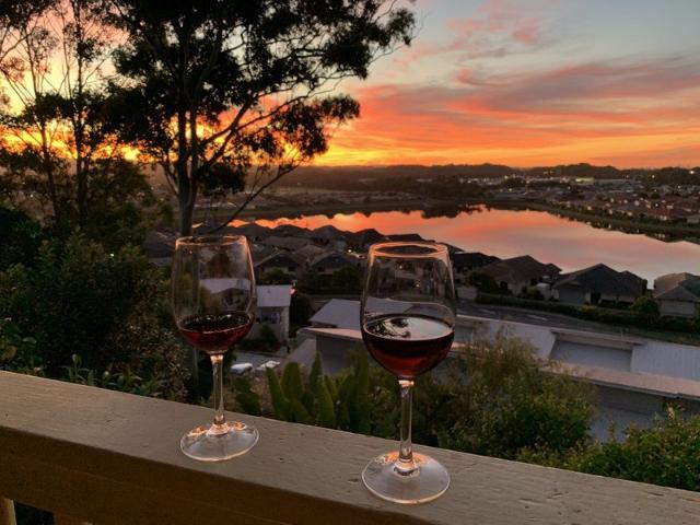 4 Bed Multi Gen Home with Stunning Views in Banora Point Savvy Buyers' Opportunity