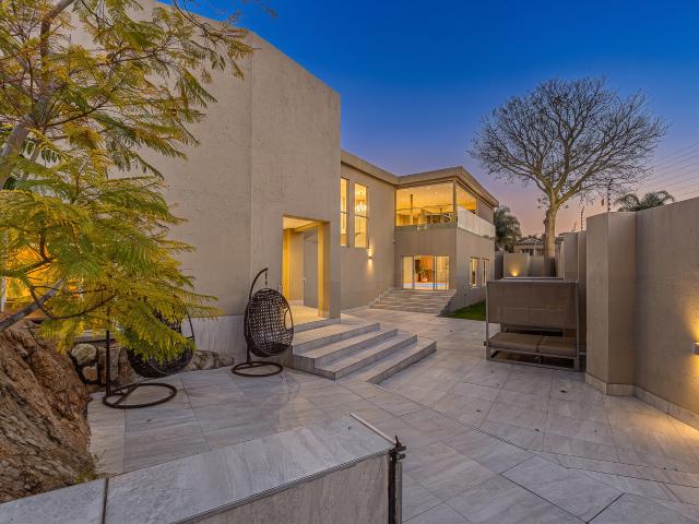 4 BED OPULENT HOME FOR RENT IN BEDFORDVIEW FURNISHED