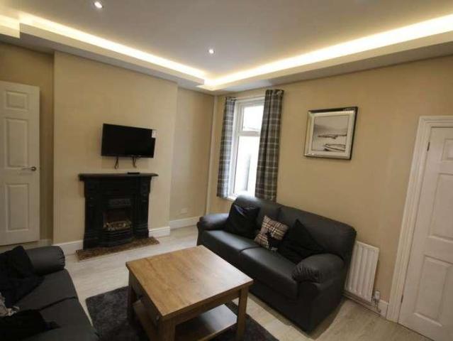 4 bed property to rent