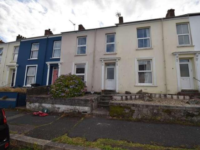 4 bed property to rent