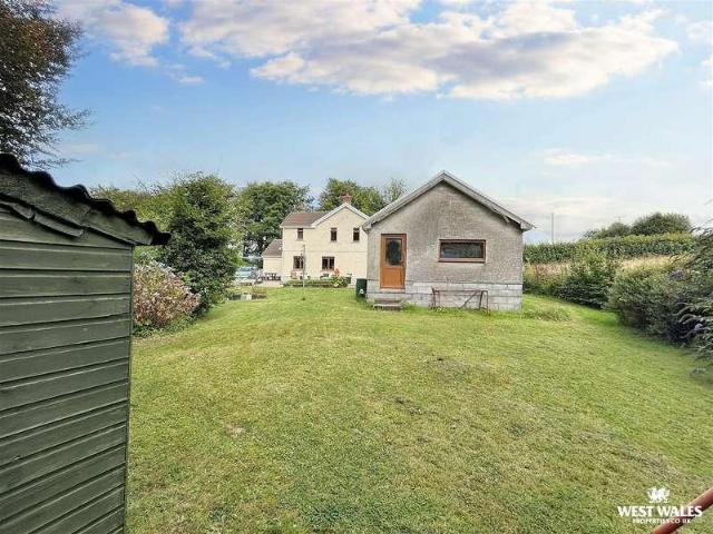 4 bed house for sale