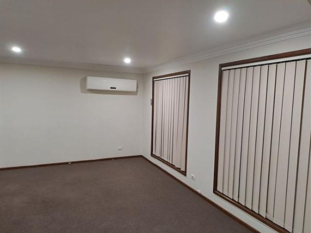 4 Bed Room Family home in North Muswellbrook