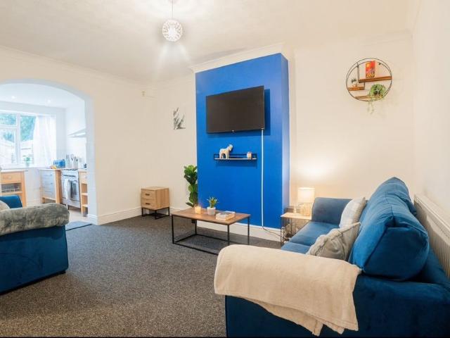 4 Bed Semi Detached House, Abbey Lane, LE4