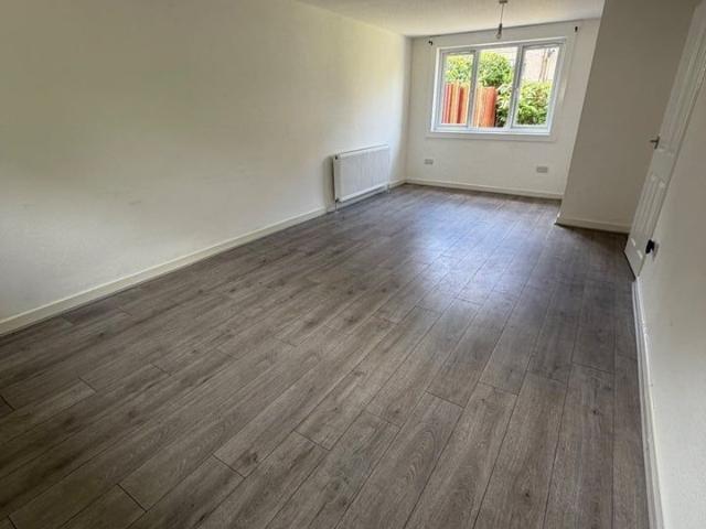 4 Bed Semi Detached House, Burnhead Grove, EH16