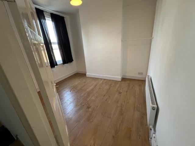 4 Bed Semi Detached House, Bellenden Road, SE15