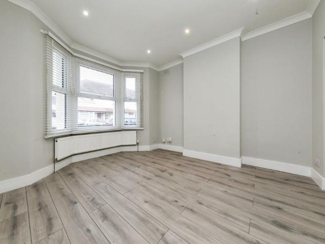 4 Bed Semi Detached House, Davidson Road, CR0