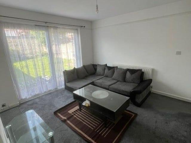 4 Bed Semi Detached House, Granville Avenue, TW3