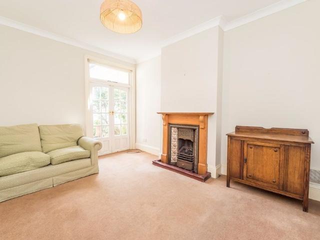 4 Bed Semi Detached House, Grena Road, TW9