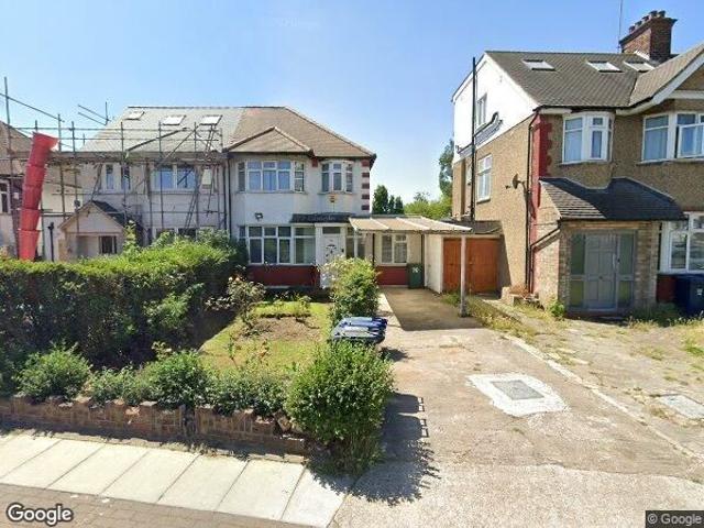 4 Bed Semi Detached House, Great North Way, NW4