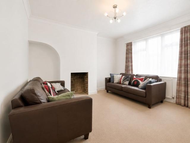 4 Bed Semi Detached House, Huxley Drive, RM6