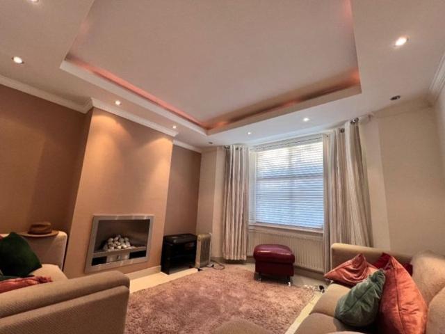 4 Bed Semi Detached House, Harrow Road, HA9