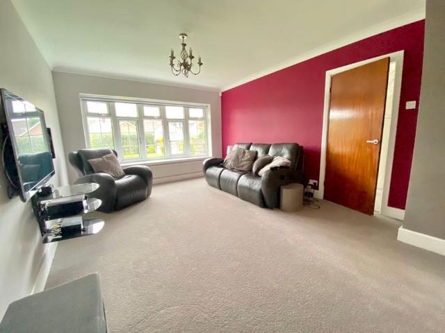 4 Bed Semi Detached House, High Ash Drive, LS17