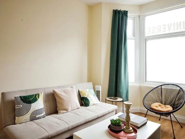 4 Bed Semi Detached House, London, N15