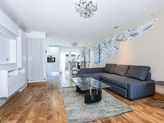 4 Bed Semi Detached House, London, SE16