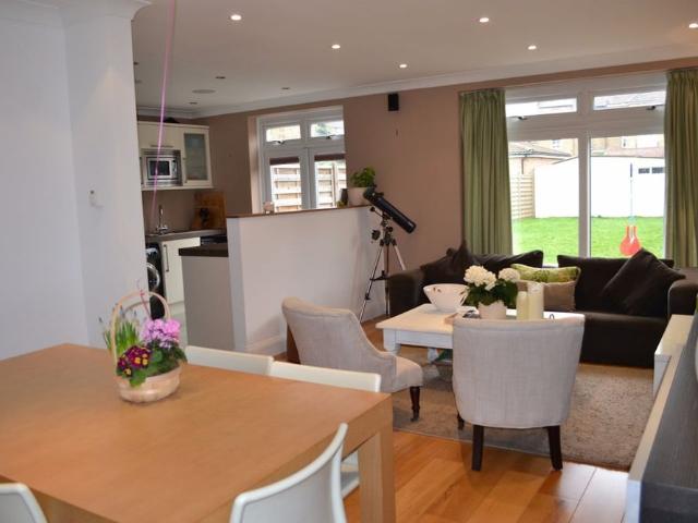 4 Bed Semi Detached House, Richmond, TW9