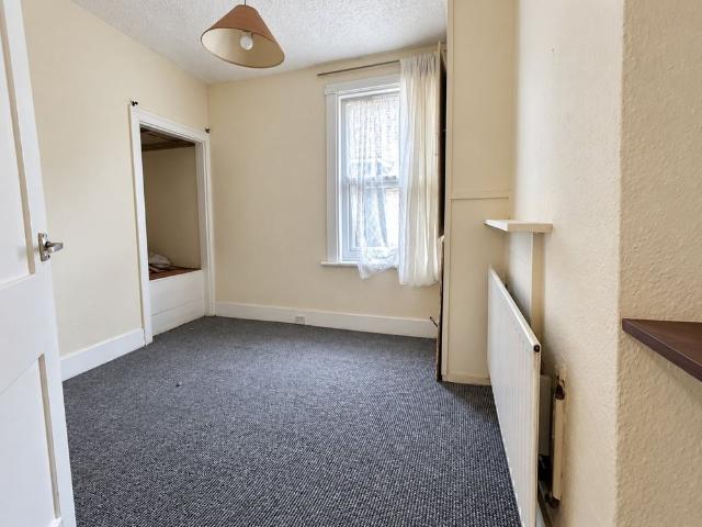 4 Bed Semi Detached House, St James's Road, CR0