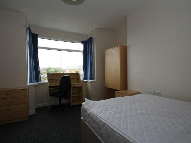 4 Bed Semi Detached House, Station Road, BS34