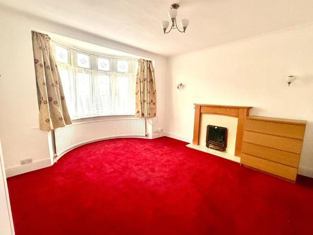 4 Bed Semi Detached House, Sandringham Road, IG11