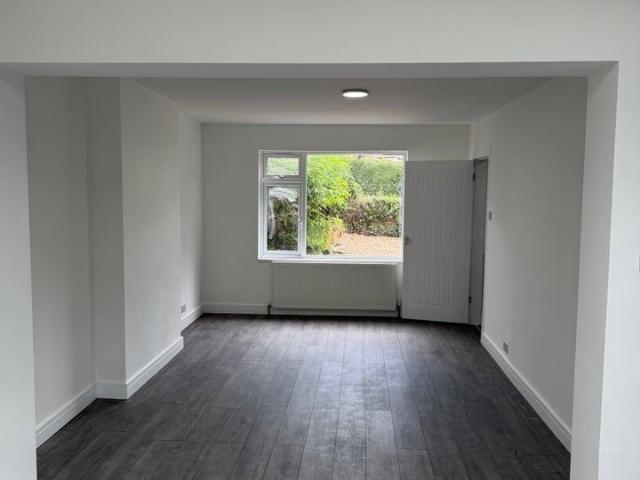 4 Bed Semi Detached House, Serlby Rise, NG3