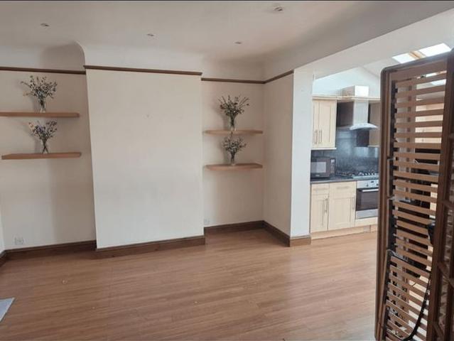 4 Bed Semi Detached House, Shelley Crescent, TW5