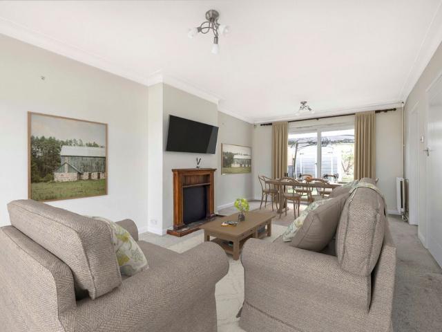 4 bed Semi Detached House To Let