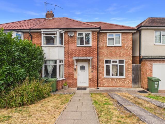 4 bed semi detached house to rent in Clent Avenue, Redditch, B97
