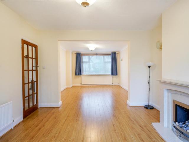 4 bed semi detached house to rent in Norval Road, Wembley | Daniels Estate Agents