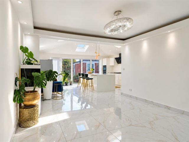 4 bed semi detached house to rent in Nathans Road, Wembley | Daniels Estate Agents