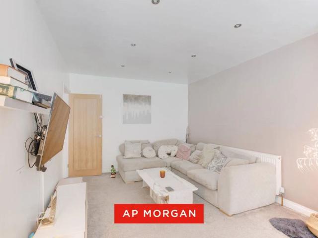 4 bed semi detached house to rent in Westridge Road, Birmingham, B13